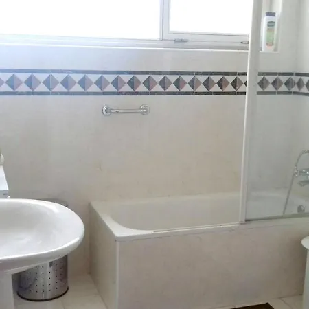 With 6 Bedrooms In Brejos De Azeitao, With Wonderful Mountain View, Private Pool, Enclosed Garden - 12 Km From The Beach