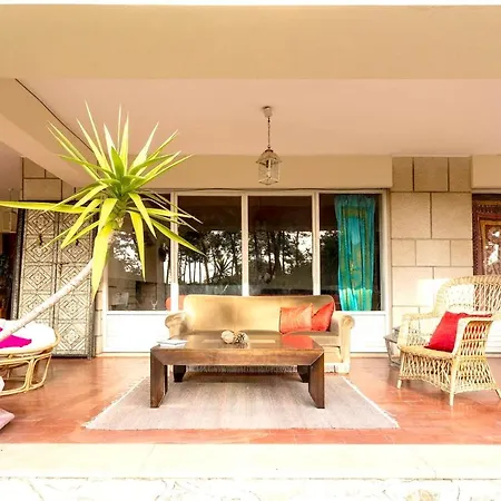 With 6 Bedrooms In Brejos De Azeitao, With Wonderful Mountain View, Private Pool, Enclosed Garden - 12 Km From The Beach *