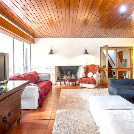 With 6 Bedrooms In Brejos De Azeitao, With Wonderful Mountain View, Private Pool, Enclosed Garden - 12 Km From The Beach