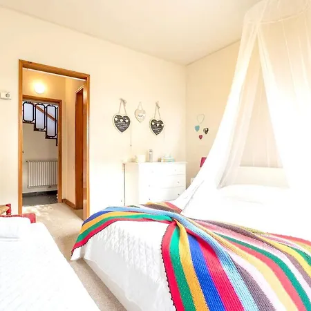 Villa With 6 Bedrooms In Brejos De Azeitao, With Wonderful Mountain View, Private Pool, Enclosed Garden - 12 Km From The Beach