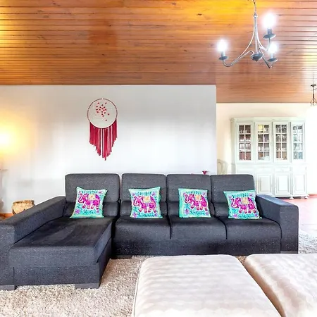 Villa With 6 Bedrooms In Brejos De Azeitao, With Wonderful Mountain View, Private Pool, Enclosed Garden - 12 Km From The Beach *