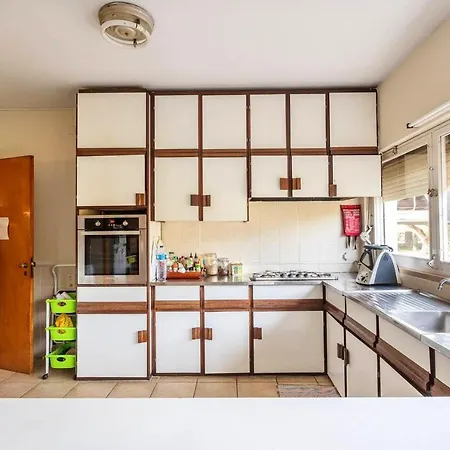 With 6 Bedrooms In Brejos De Azeitao, With Wonderful Mountain View, Private Pool, Enclosed Garden - 12 Km From The Beach Villa *