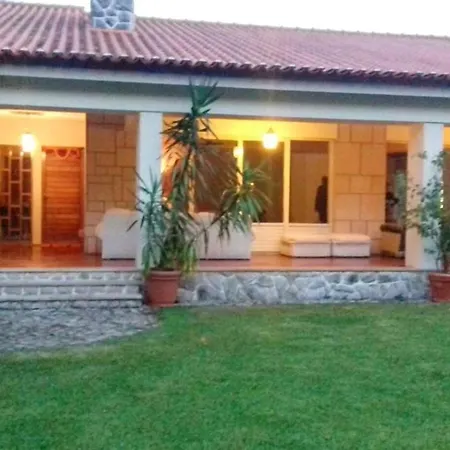 With 6 Bedrooms In Brejos De Azeitao, With Wonderful Mountain View, Private Pool, Enclosed Garden - 12 Km From The Beach *