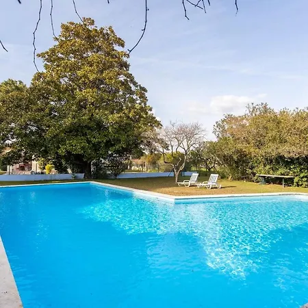 Villa With 6 Bedrooms In Brejos De Azeitao, With Wonderful Mountain View, Private Pool, Enclosed Garden - 12 Km From The Beach
